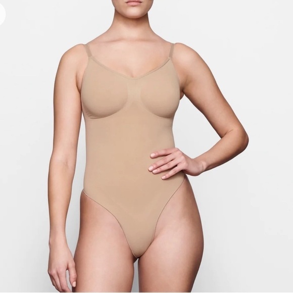 NWOT SKIMS Sculpting Thong Bodysuit new Shapewear S